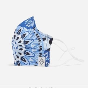Vera Bradley Fitted Mask Blue Star Medallion